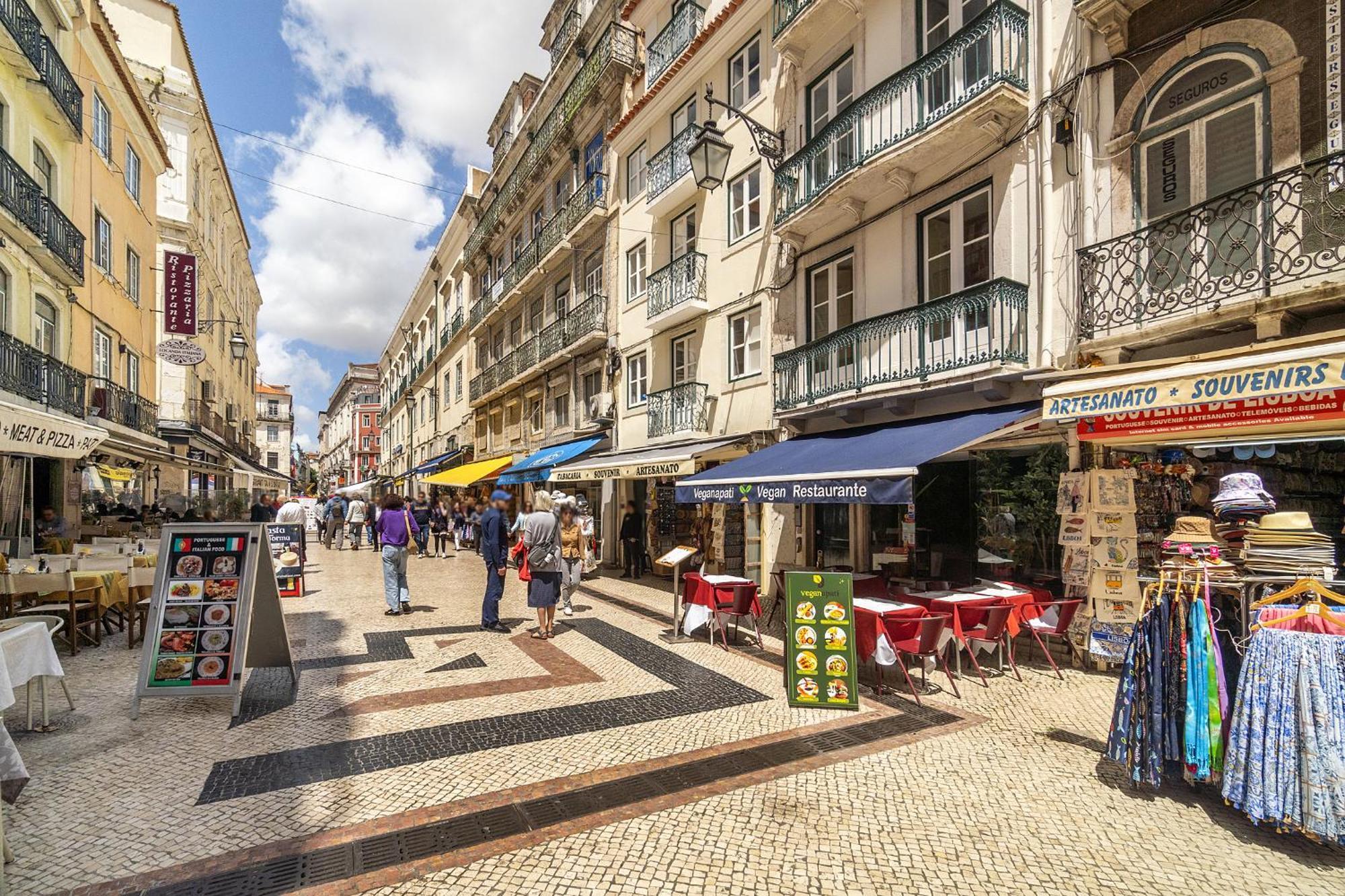 Feriehus Whome Lisbon's Heartbeat Your Premier Address For Explorers